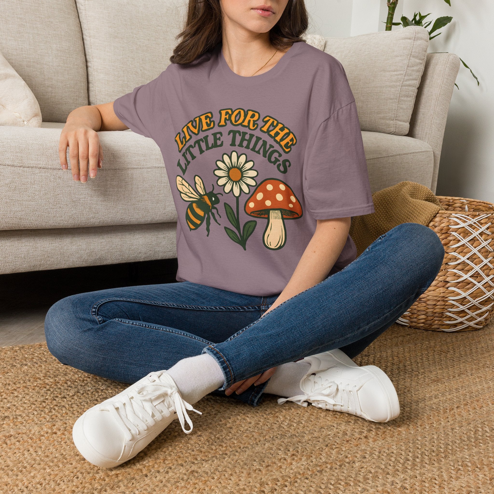 Live For The Little Things Bee & Daisy Vintage T-Shirt
