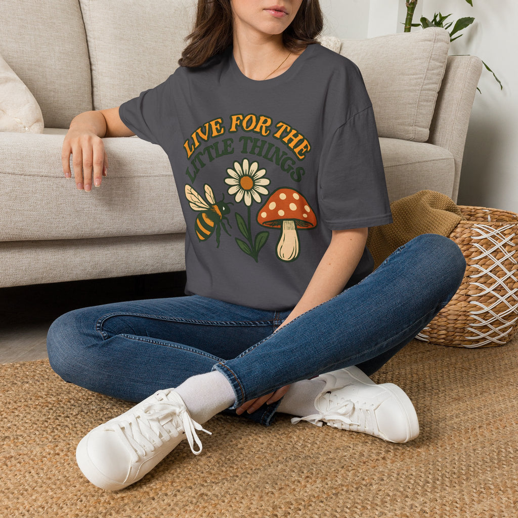 Live For The Little Things Bee & Daisy Vintage T-Shirt
