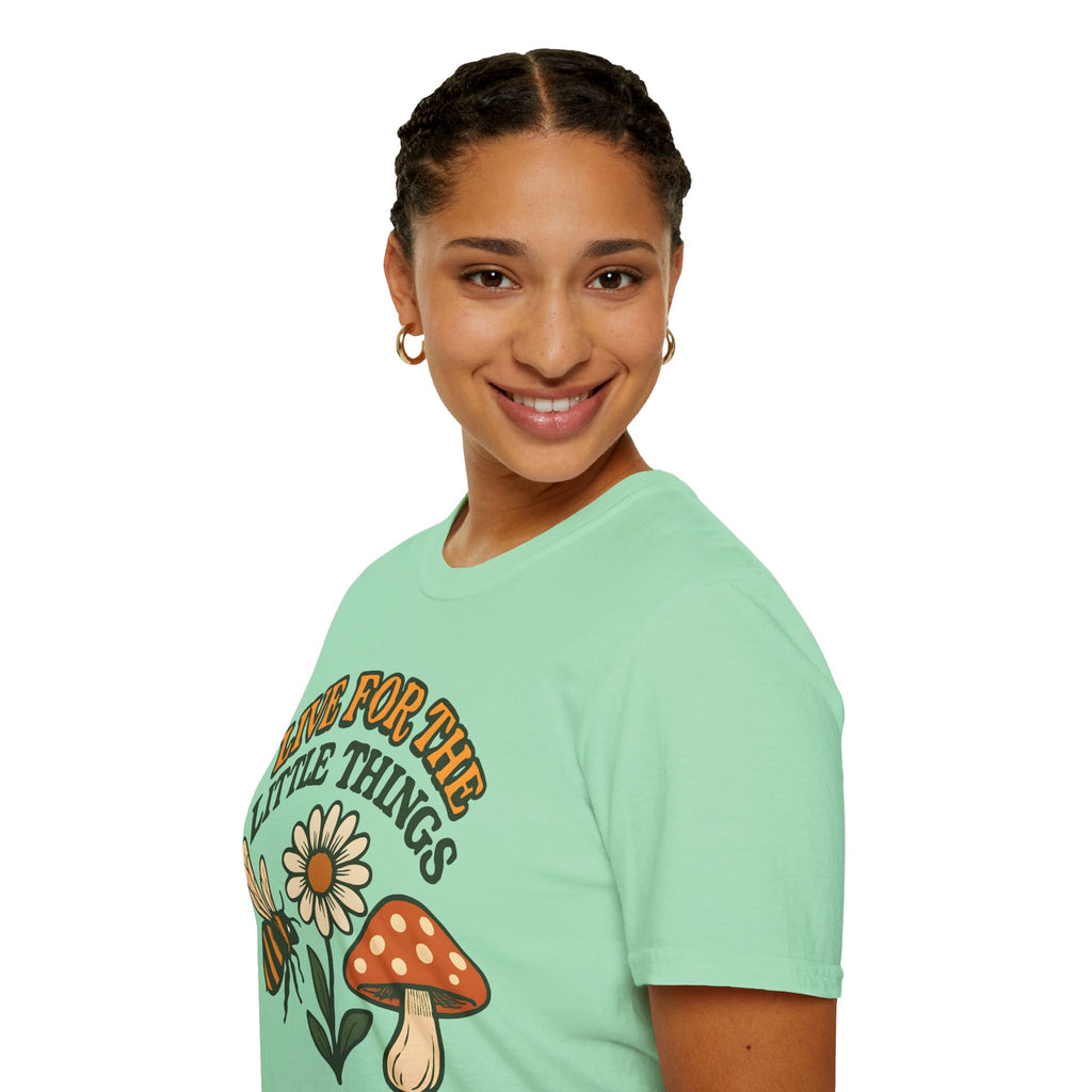Live For The Little Things Bee & Daisy Vintage T-Shirt
